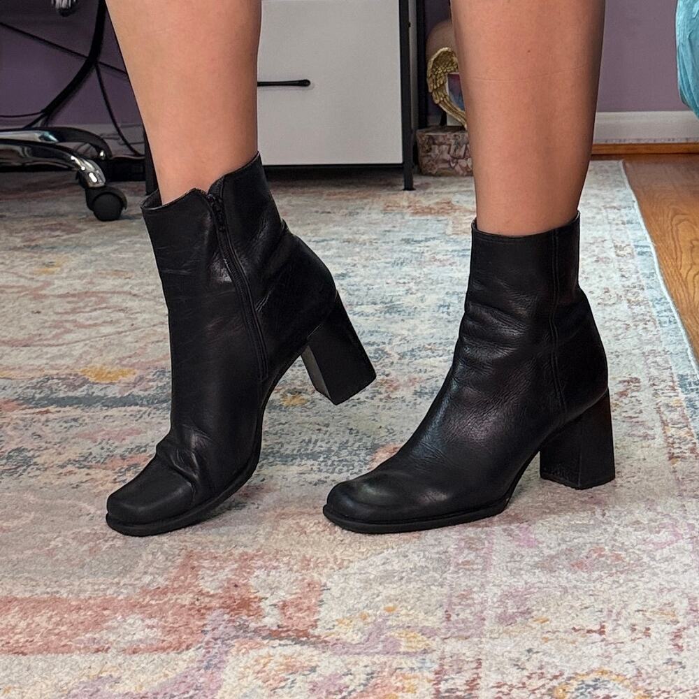 Vintage 90s black leather heeled ankle boots